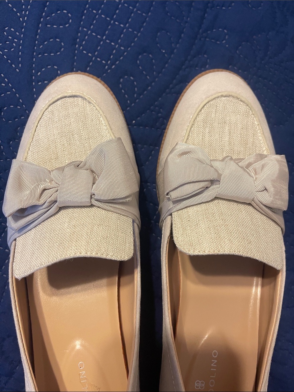 Bandolino Cream Bow Loafers for Women - Picture 6 of 7